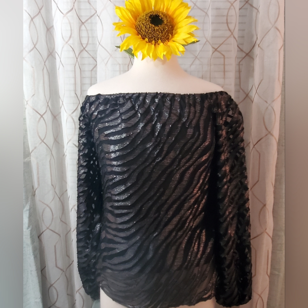 NWT White House Black Market XS Black Silver Print Off or On Shoulder Top.